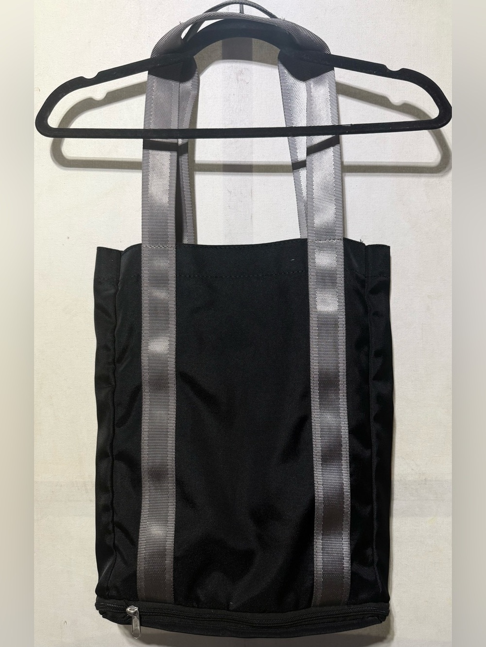 BMW Black Tote Bag with Branded Round Emblem - Picture 3 of 10